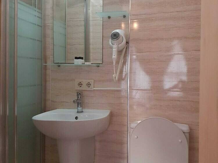 اتاق لوکس, Kadıköy White House