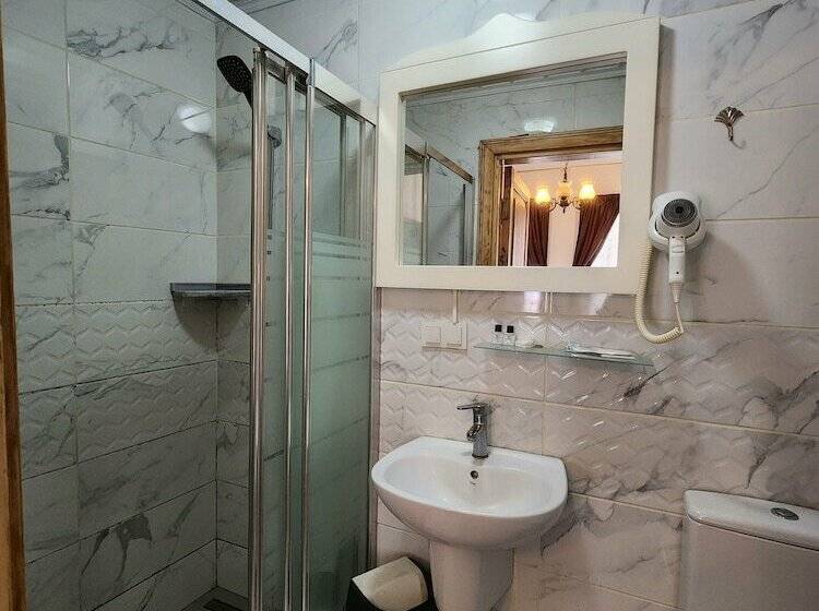 اتاق لوکس, Kadıköy White House