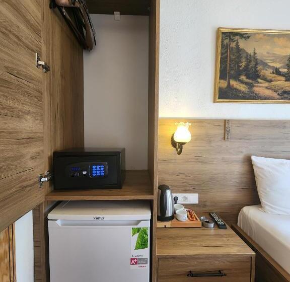 اتاق لوکس با بالکن, Kadıköy White House