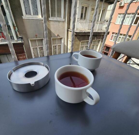 اتاق لوکس با بالکن, Kadıköy White House