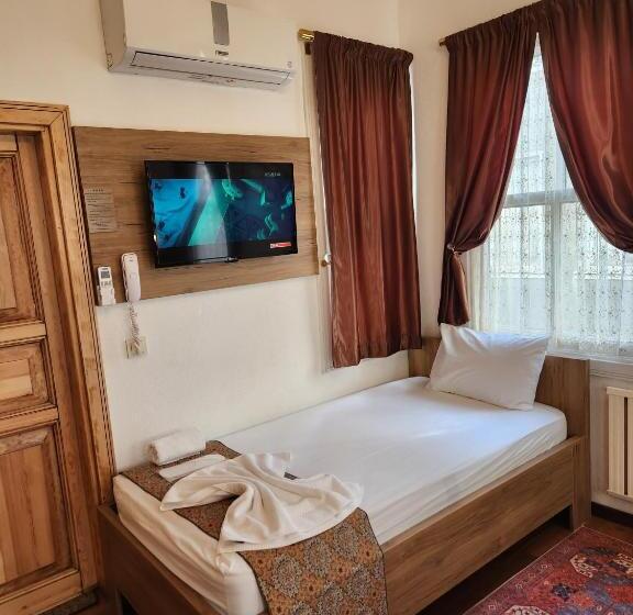 سوییت خانوادگی, Kadıköy White House