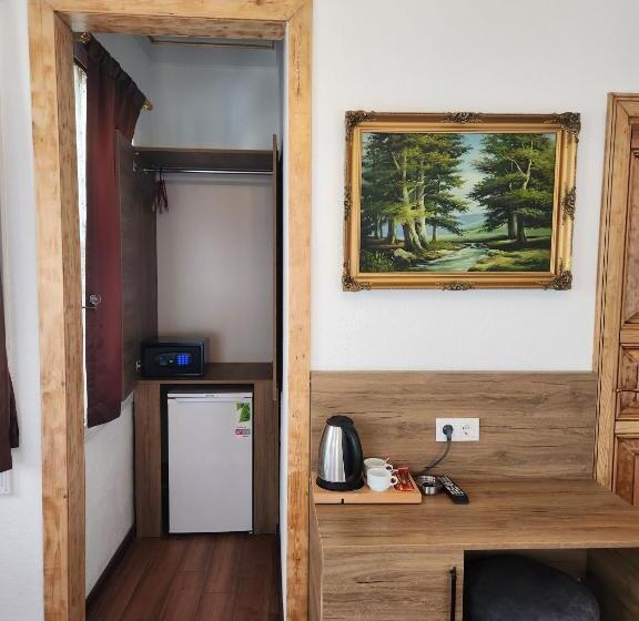 سوییت خانوادگی, Kadıköy White House