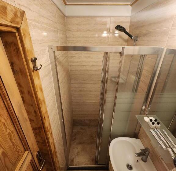 سوییت خانوادگی, Kadıköy White House