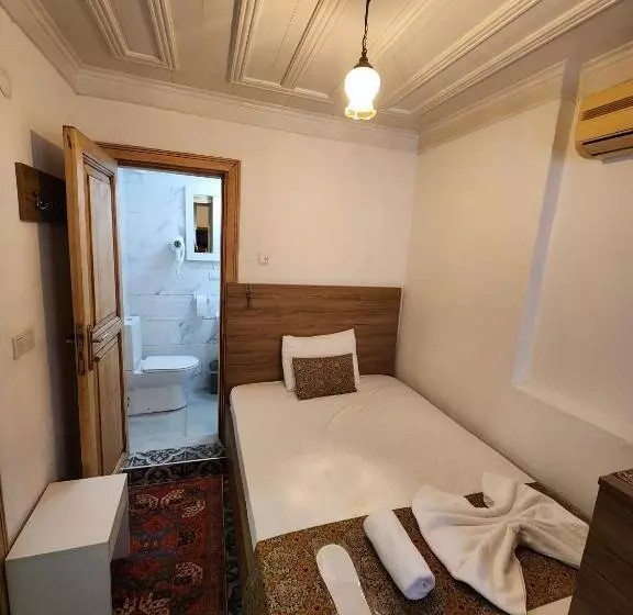 اتاق استاندارد یک نفره, Kadıköy White House