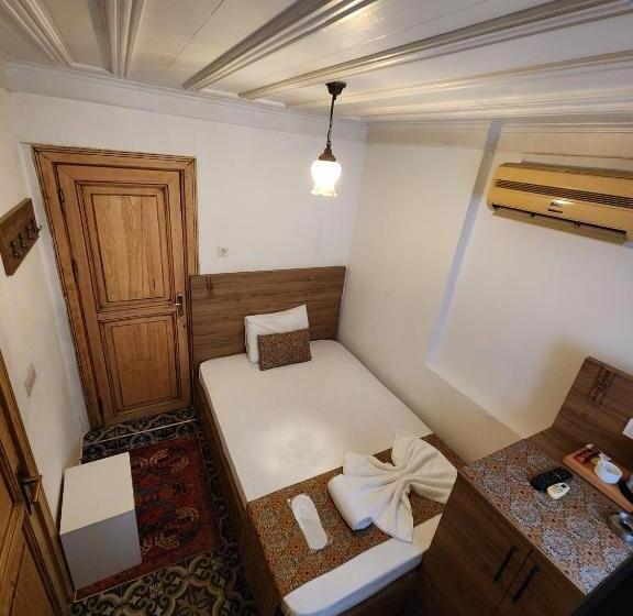 اتاق استاندارد یک نفره, Kadıköy White House