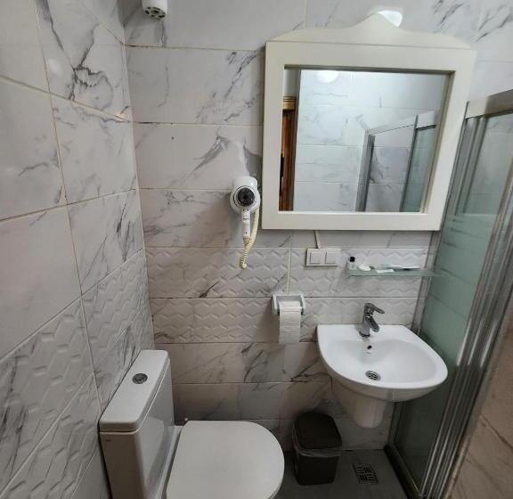 اتاق استاندارد یک نفره, Kadıköy White House