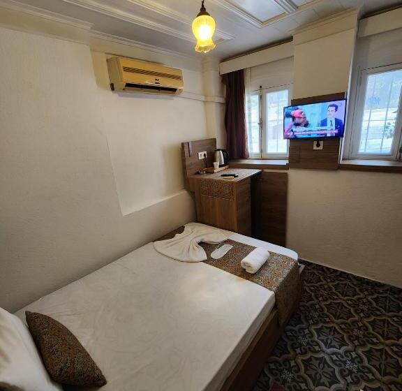 اتاق استاندارد یک نفره, Kadıköy White House