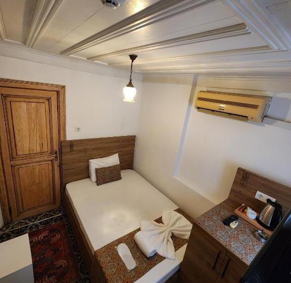 اتاق استاندارد یک نفره, Kadıköy White House