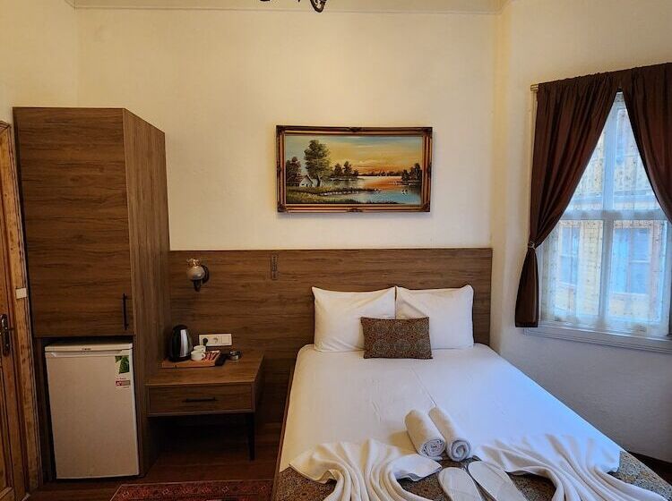 اتاق لوکس, Kadıköy White House