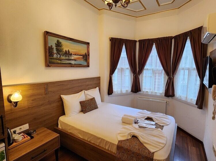 اتاق لوکس, Kadıköy White House