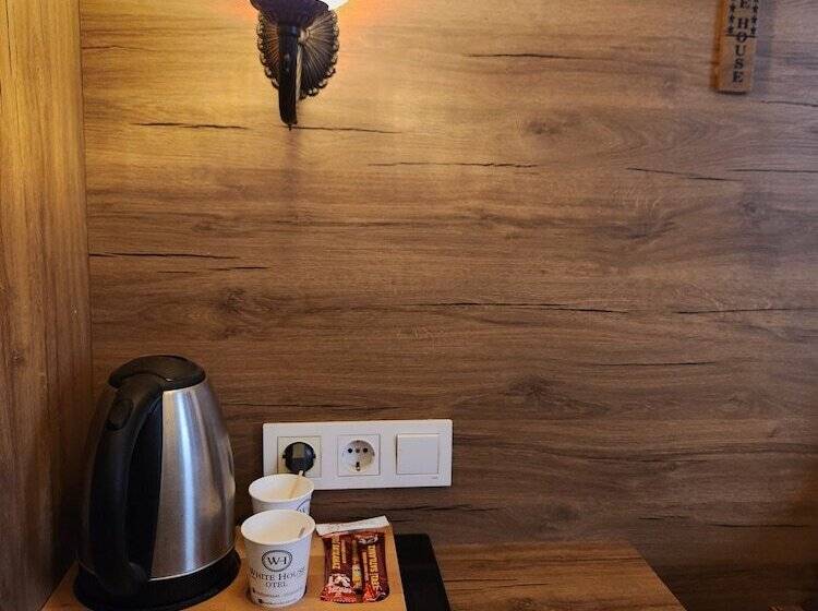 اتاق لوکس, Kadıköy White House