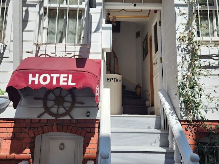 اتاق لوکس, Kadıköy White House