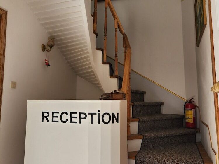 اتاق لوکس, Kadıköy White House