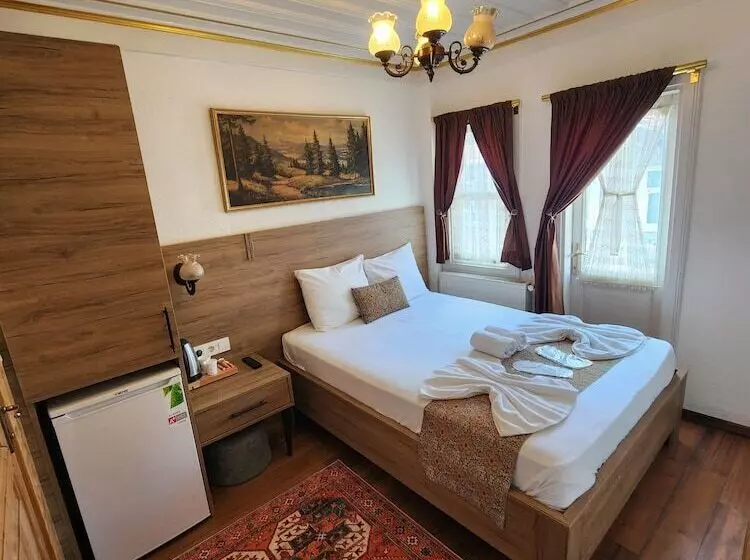 اتاق لوکس با بالکن, Kadıköy White House