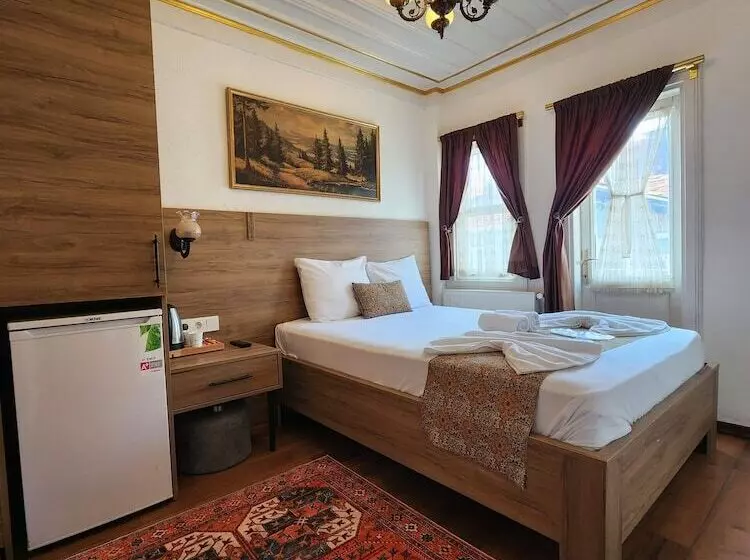 اتاق لوکس با بالکن, Kadıköy White House