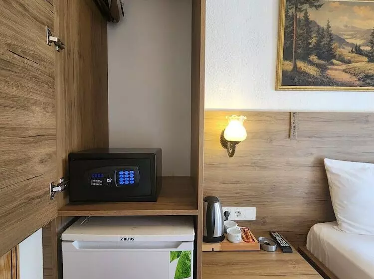 اتاق لوکس با بالکن, Kadıköy White House
