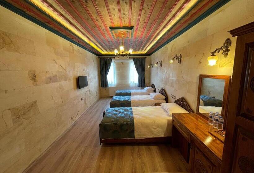 غرفة ديلوكس ثلاثية, Yusuf Bey House