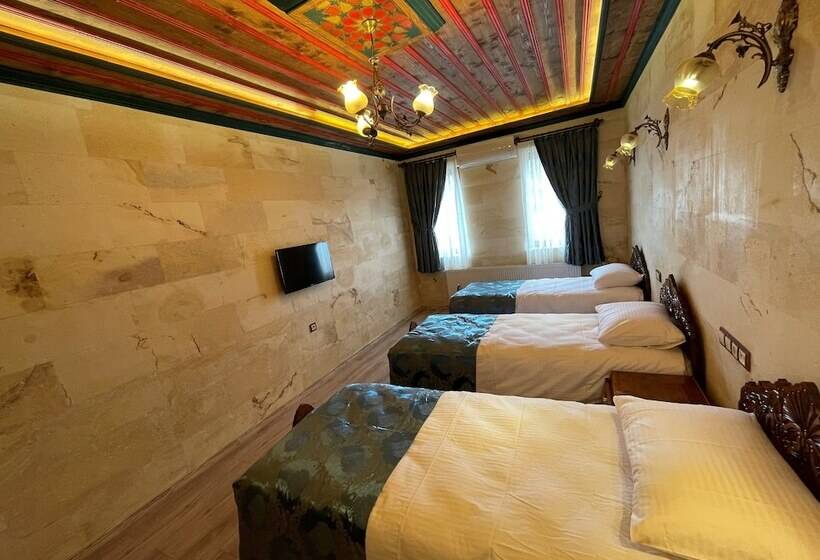 غرفة ديلوكس ثلاثية, Yusuf Bey House