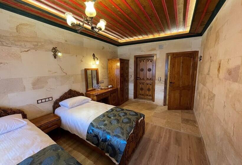 غرفة ديلوكس ثلاثية, Yusuf Bey House