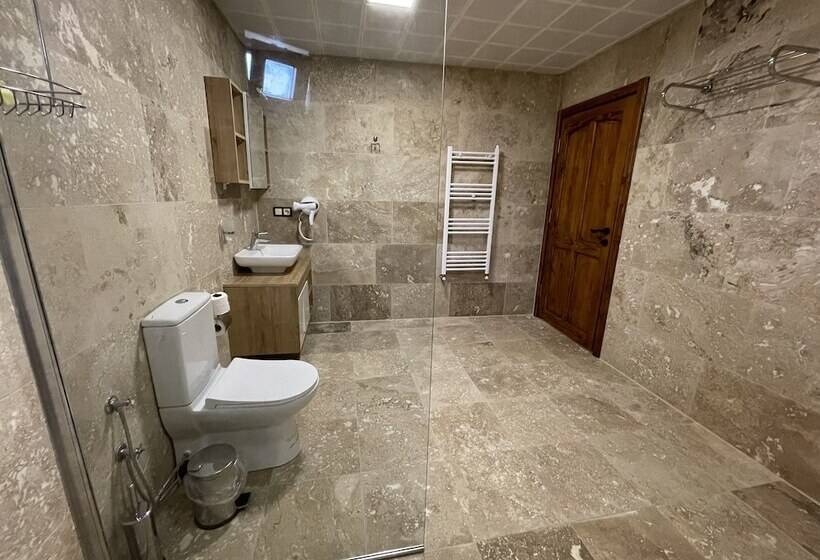 غرفة ديلوكس ثلاثية, Yusuf Bey House