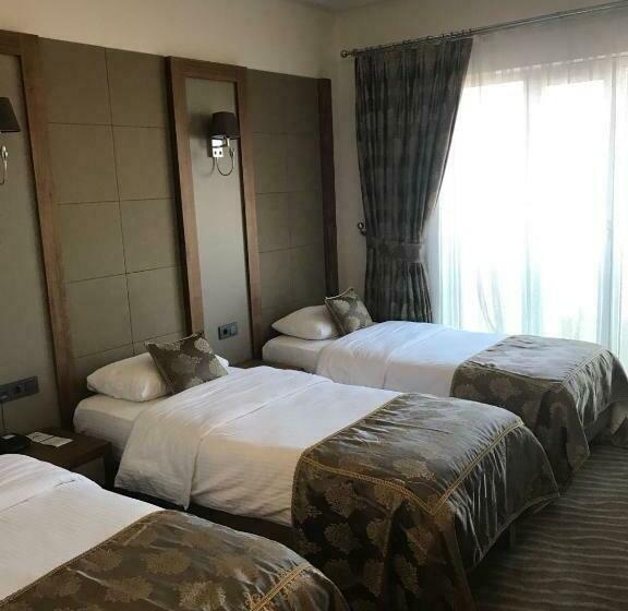 חדר דלוקס לשלושה, Yze Pırlanta