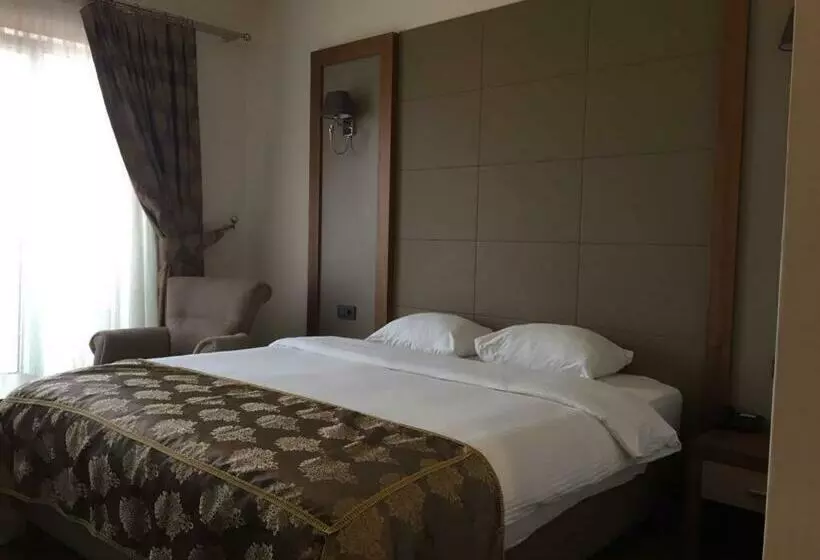 اتاق لوکس, Yze Pırlanta