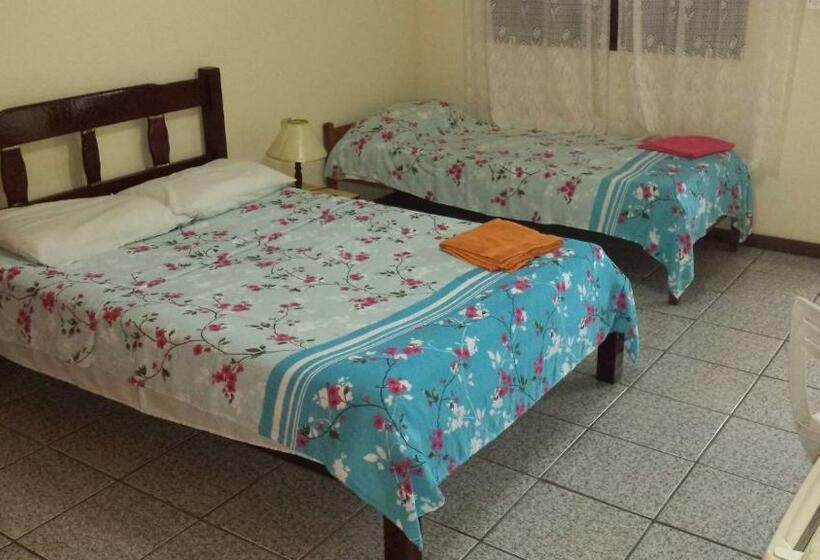 スイート, Hospedaria   Hostel Gamboa