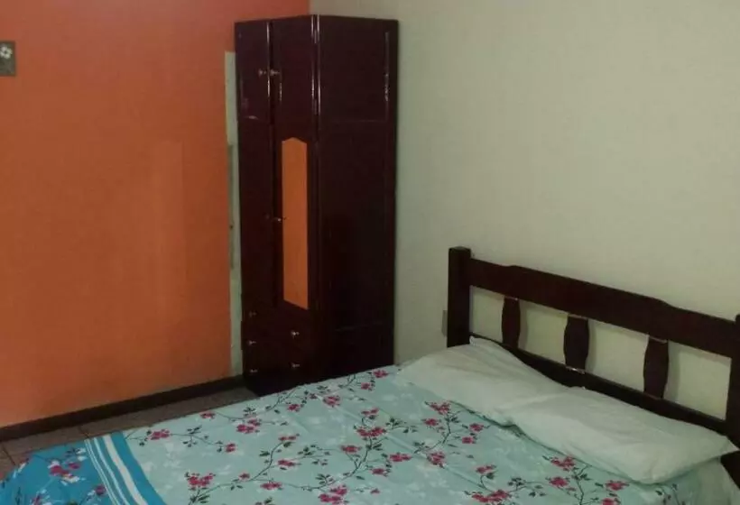 スイート, Hospedaria   Hostel Gamboa