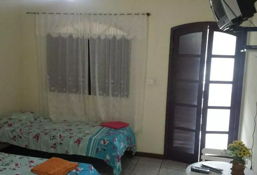 スイート, Hospedaria   Hostel Gamboa