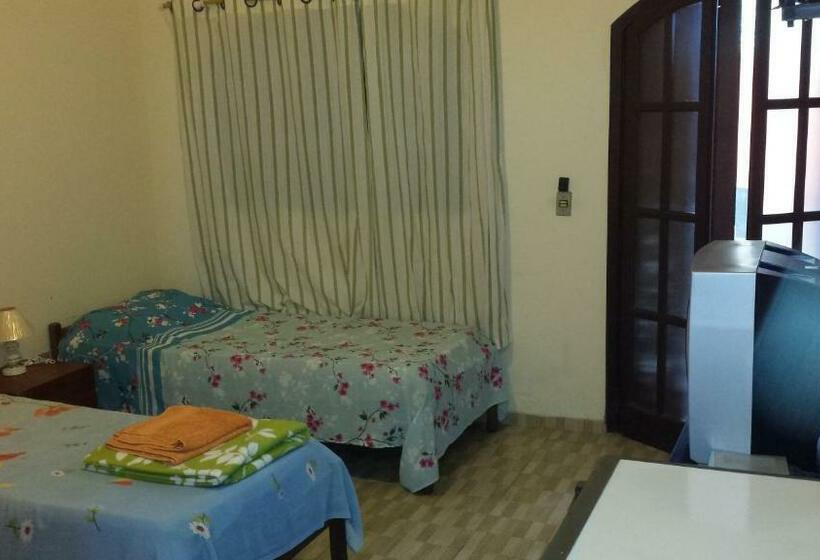 トリプルクラシックルーム, Hospedaria   Hostel Gamboa