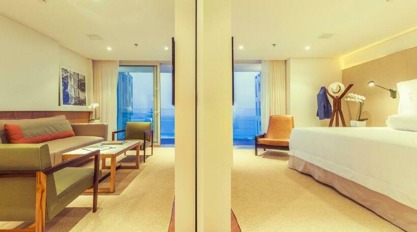 سوئیت با تخت بزرگ, Emiliano Rio