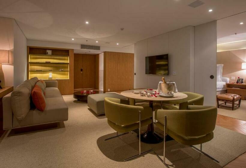 سوئیت پرزیدنت, Emiliano Rio