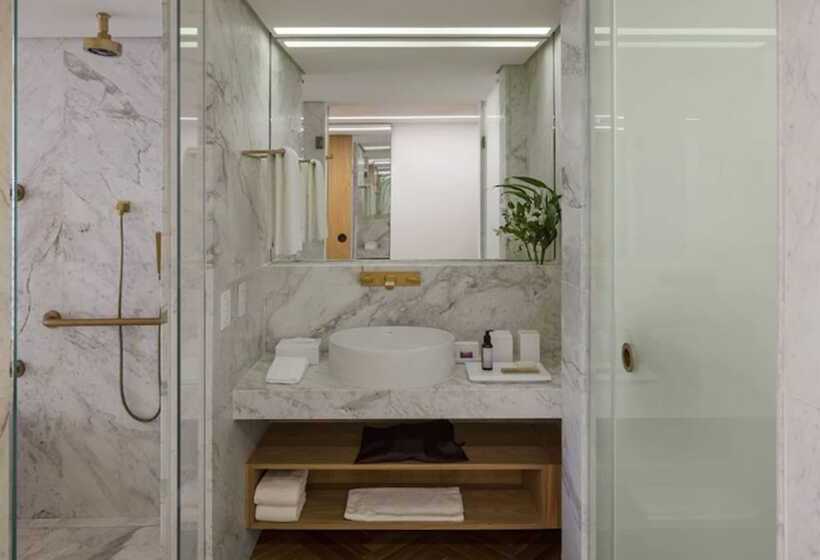 اتاق لوکس با تخت بزرگ, Emiliano Rio