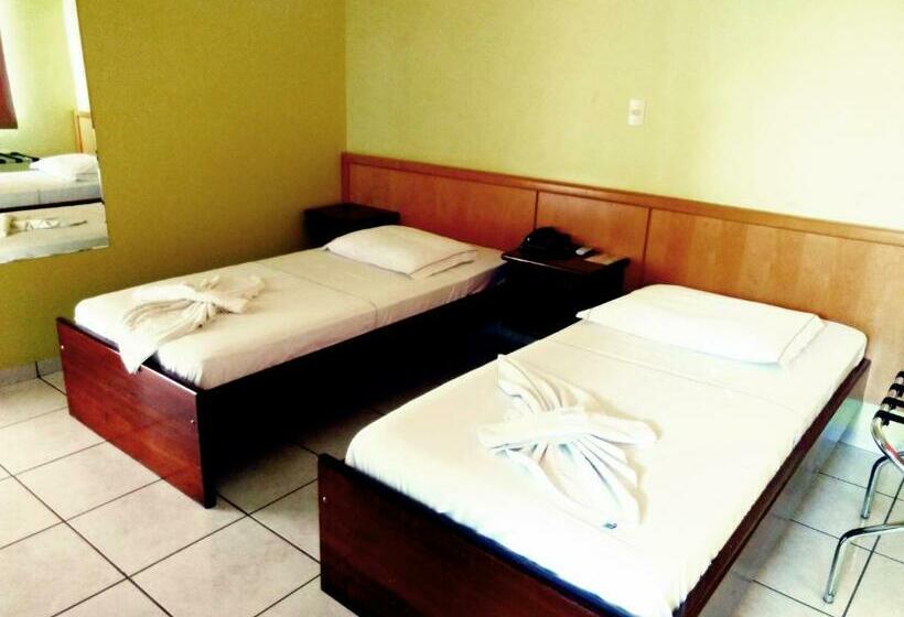 标准间, Pousada Real