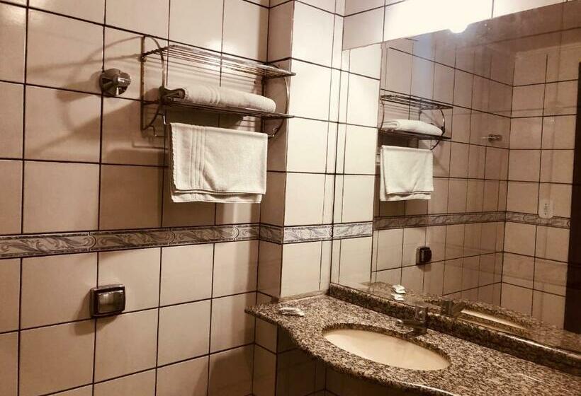 디럭스 트리플 룸, Econotel