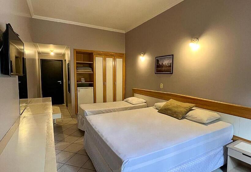 디럭스 트리플 룸, Econotel