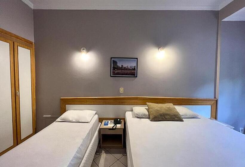 디럭스 트리플 룸, Econotel