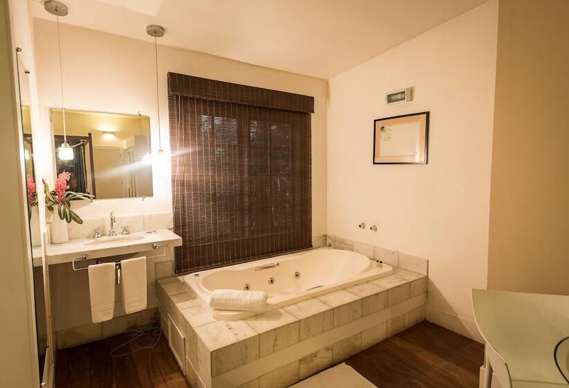 Quarto Estandar, Altenhaus Pousada Itaipava