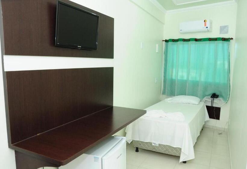 غرفة عائلية, Eder