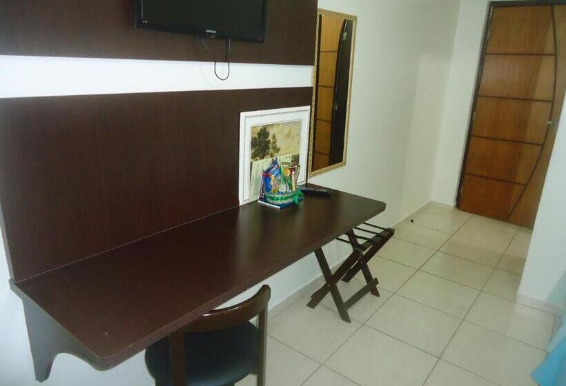 غرفة عائلية, Eder