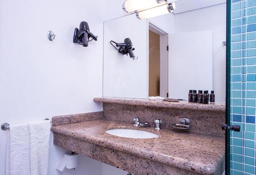 جناح ديلوكس, Mercedes