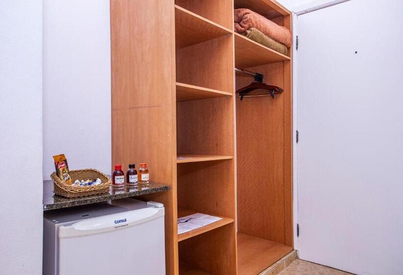 جناح ديلوكس, Mercedes