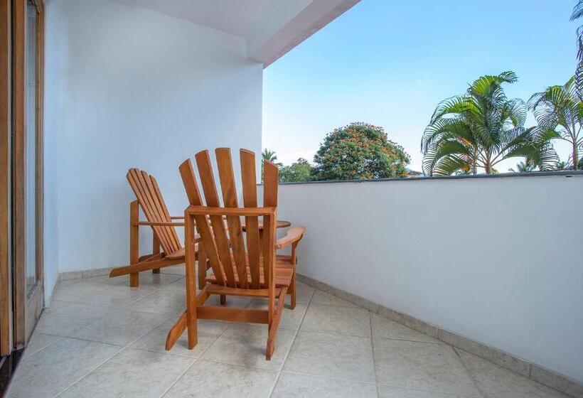 جناح ديلوكس, Mercedes