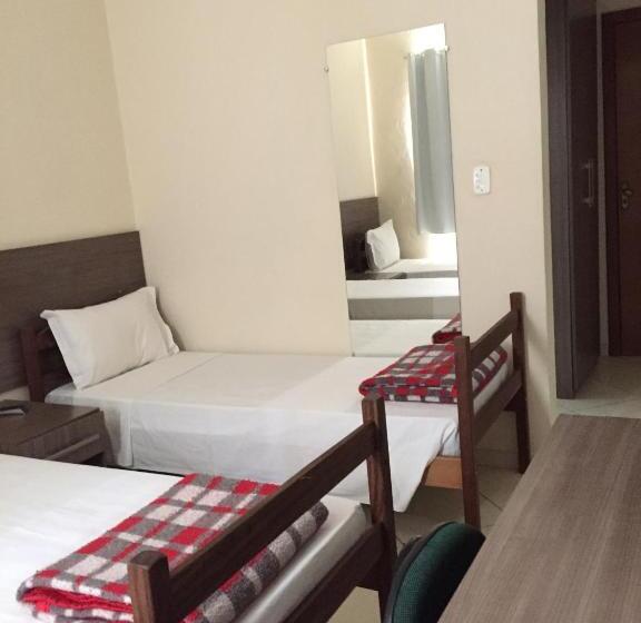 غرفة قياسية ثلاثية, Pilar De Minas