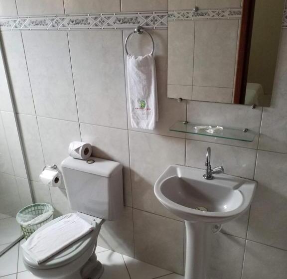 غرفة قياسية ثلاثية, Pilar De Minas