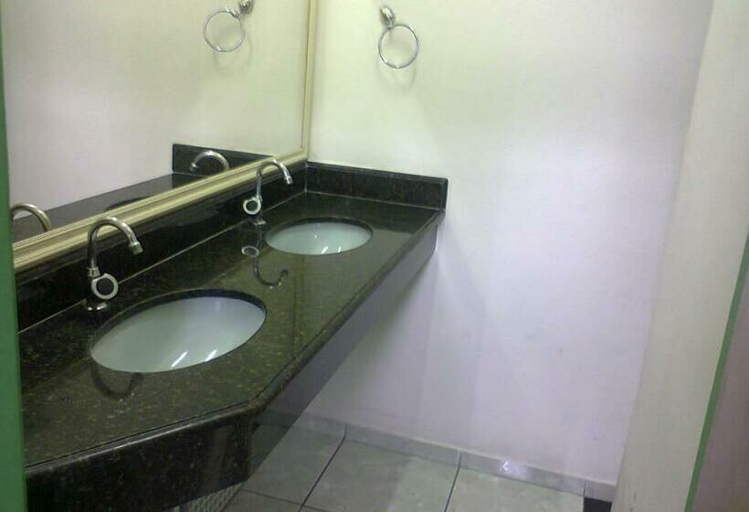 Quarto Quádruplo Estandar, Royal Class