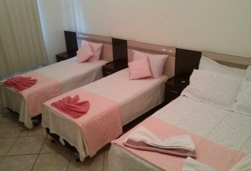 Quarto Quádruplo Estandar, Royal Class