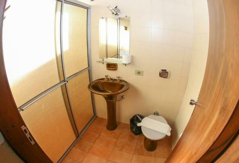 غرفة ديلوكس رباعية, Sadas