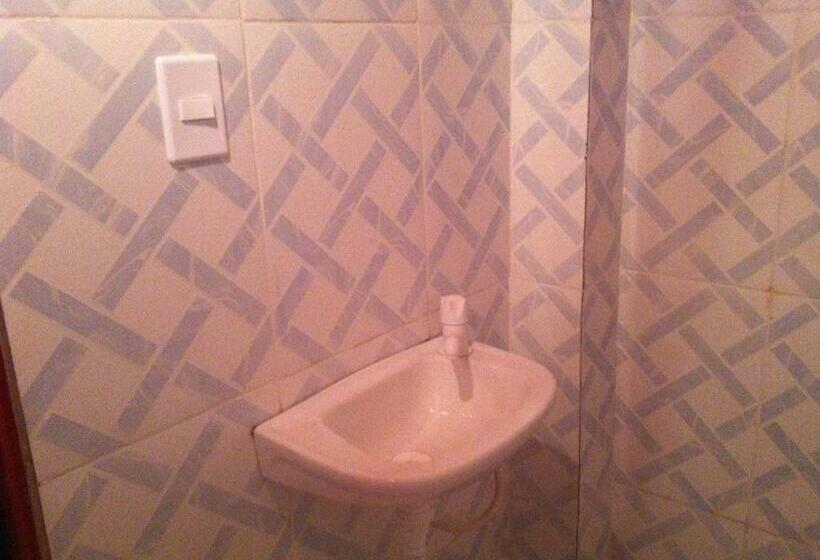 اتاق اکونومی, Spada