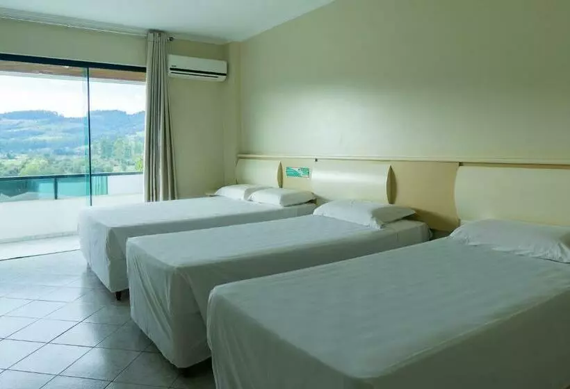 デラックストリプルルーム, Pratas Thermas Resort